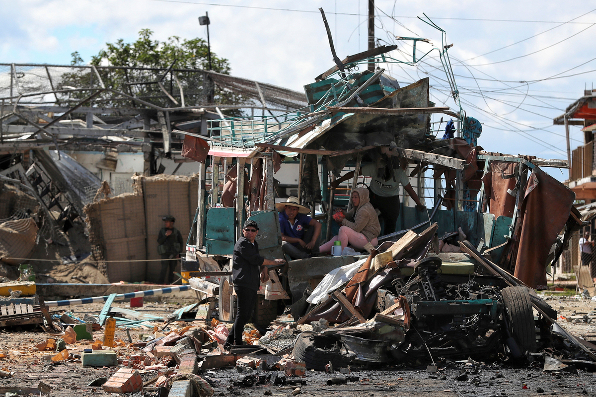 菲律宾南部渡轮沉没已致至少15人死亡 数十人仍失踪