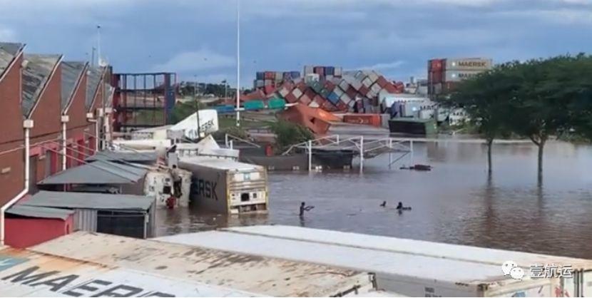 南非德班发生交通事故致11人遇难