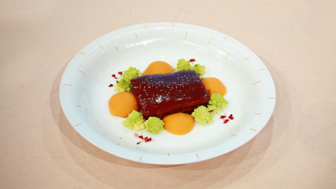 “吉”字宴冰面开席 吉林市百口“铁锅炖”免费飨客