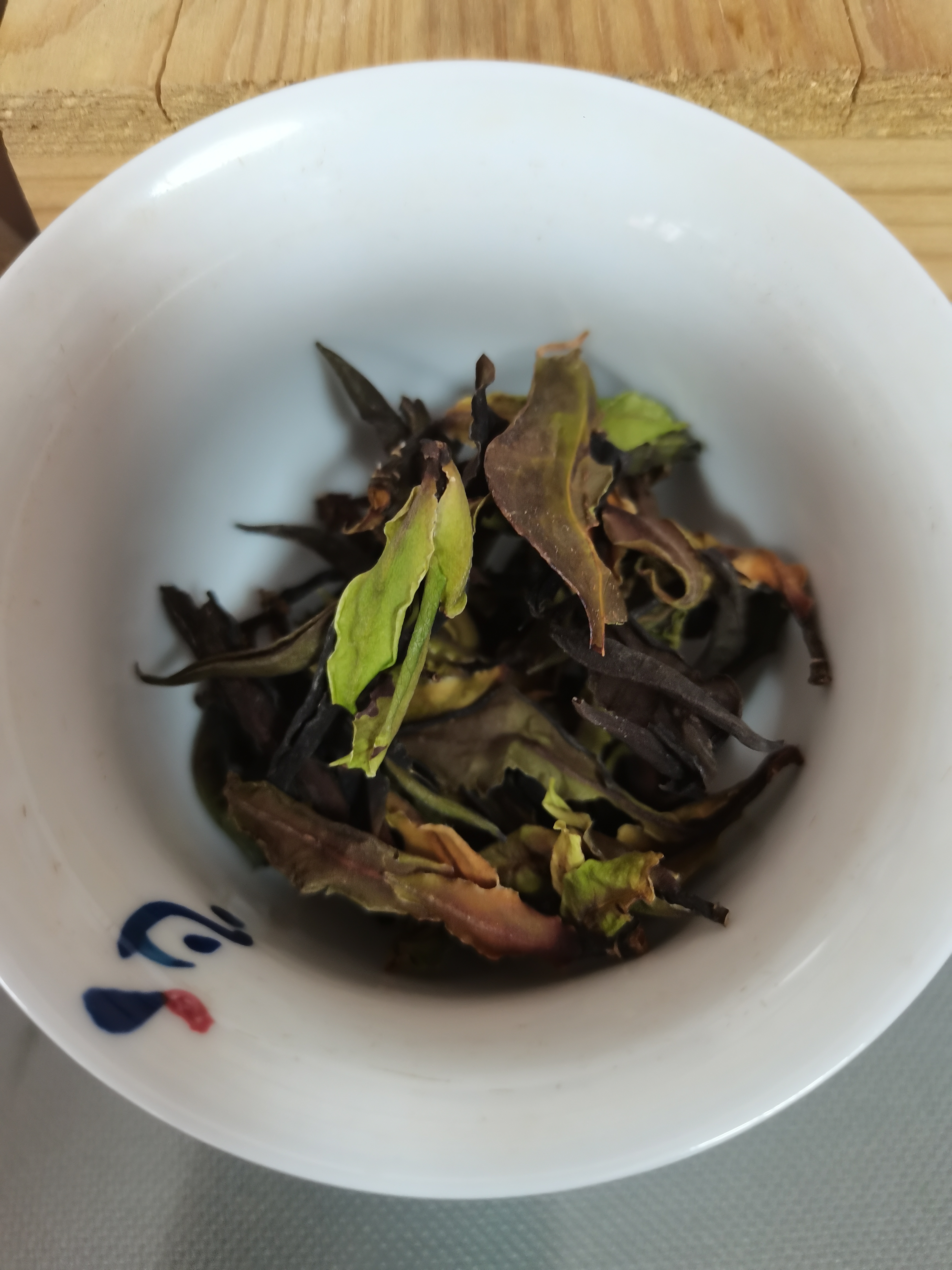 李亚鹏，一夜卖了1.6亿元的茶