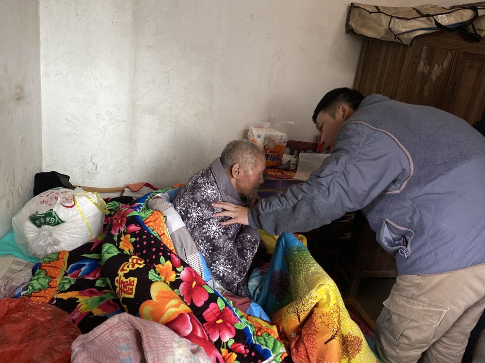 (新春走基层)数字“头雁”的实验:沪上远郊村“酒香不怕巷子深”