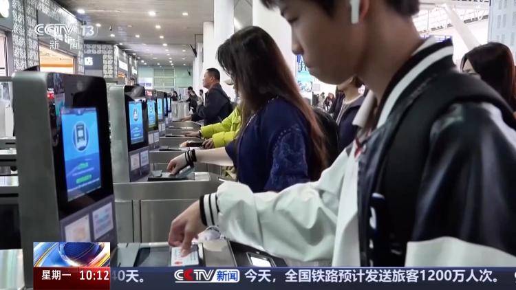 深圳站加大运力保障旅客返乡 春运期间日均开行旅客列车145.5对