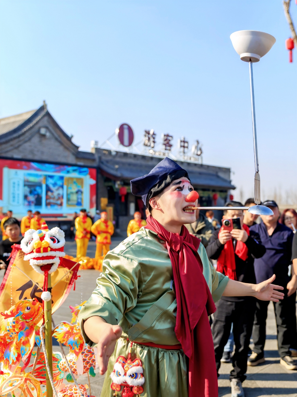 旅游过年成新风尚：“家人在身边，哪里都是年”丨新春走基层