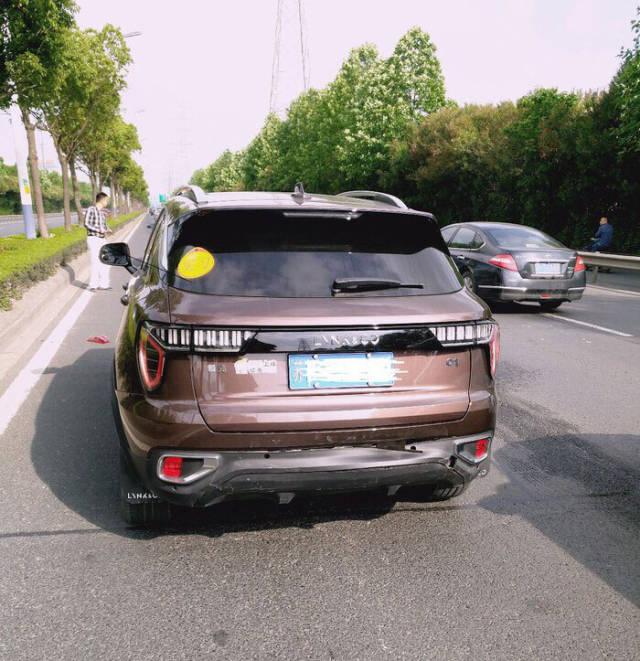 领克就语音助手误关大灯致车祸道歉 智能汽车安全底线讨论再起