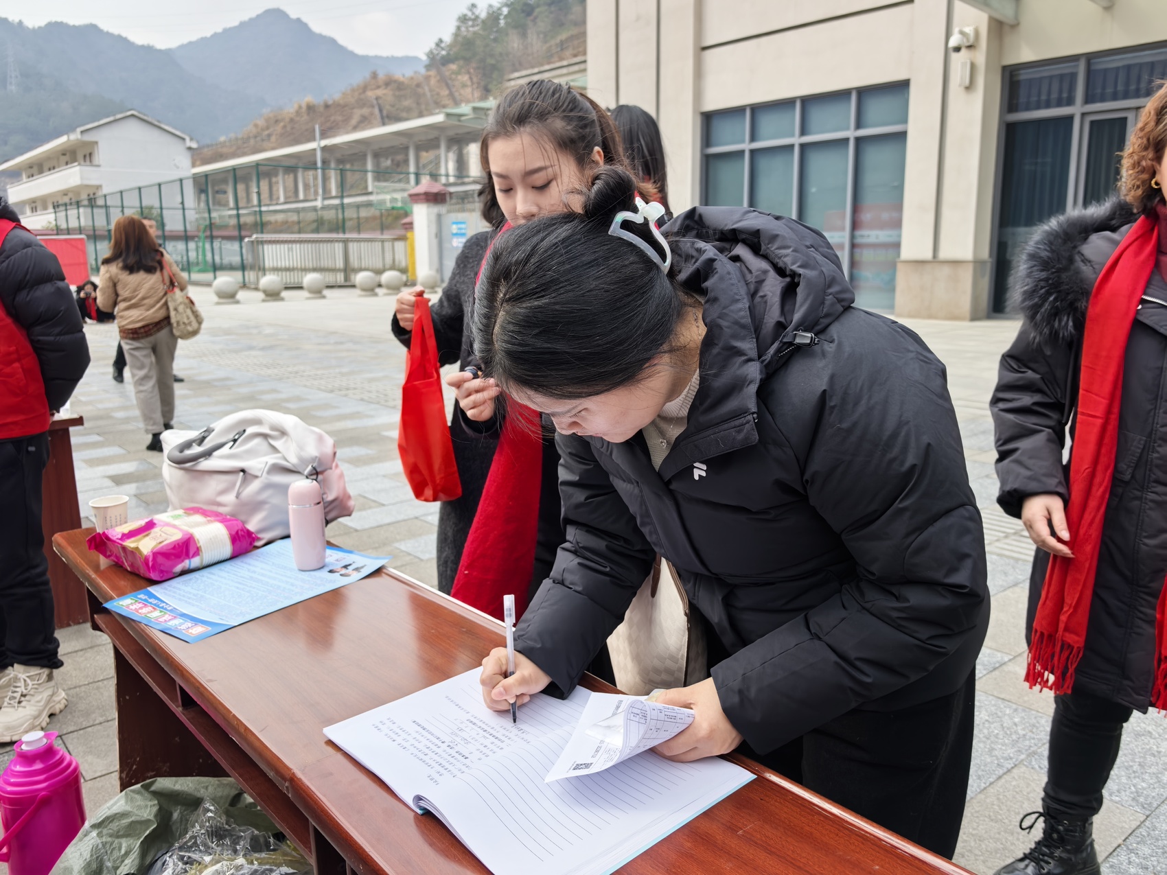 人保服务,人保财险政银保 _2026-2030年生鲜电商行业：谁将赢得“最后一公里”的利润?