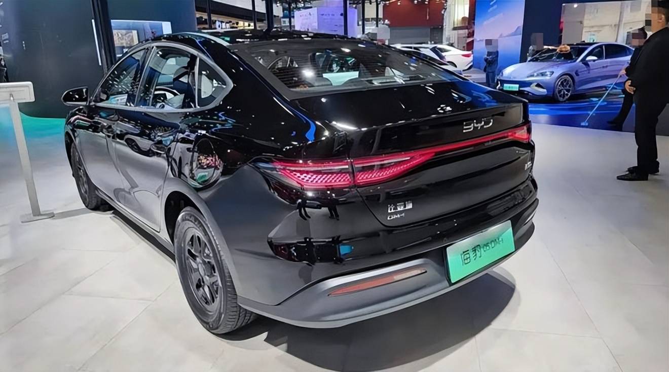 比亚迪“王炸”：5分钟充好，9分钟充饱！