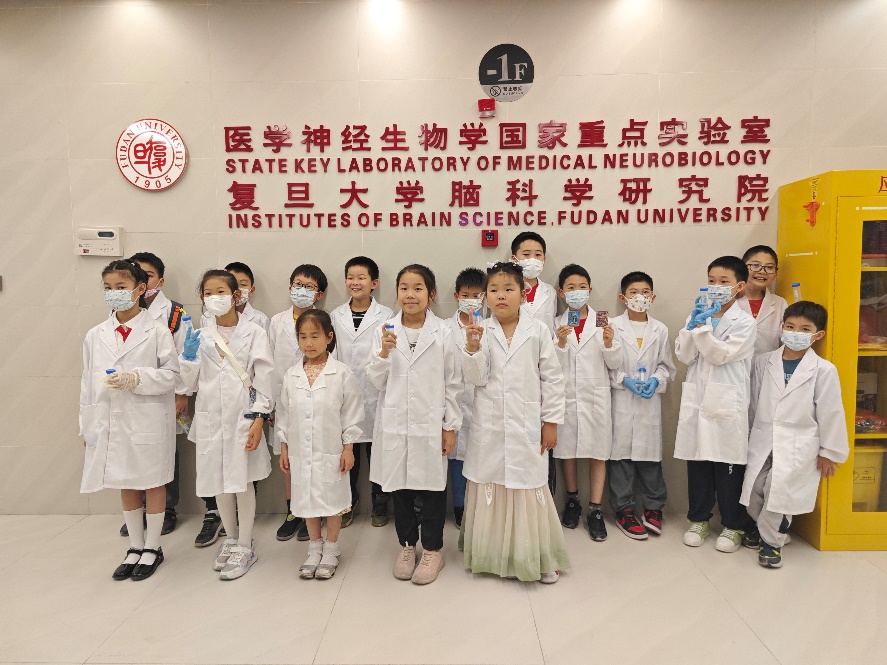 盈康生命：旗下脑疾病精准诊疗基地挂牌 未来将推进无创脑机接口项目临床落地