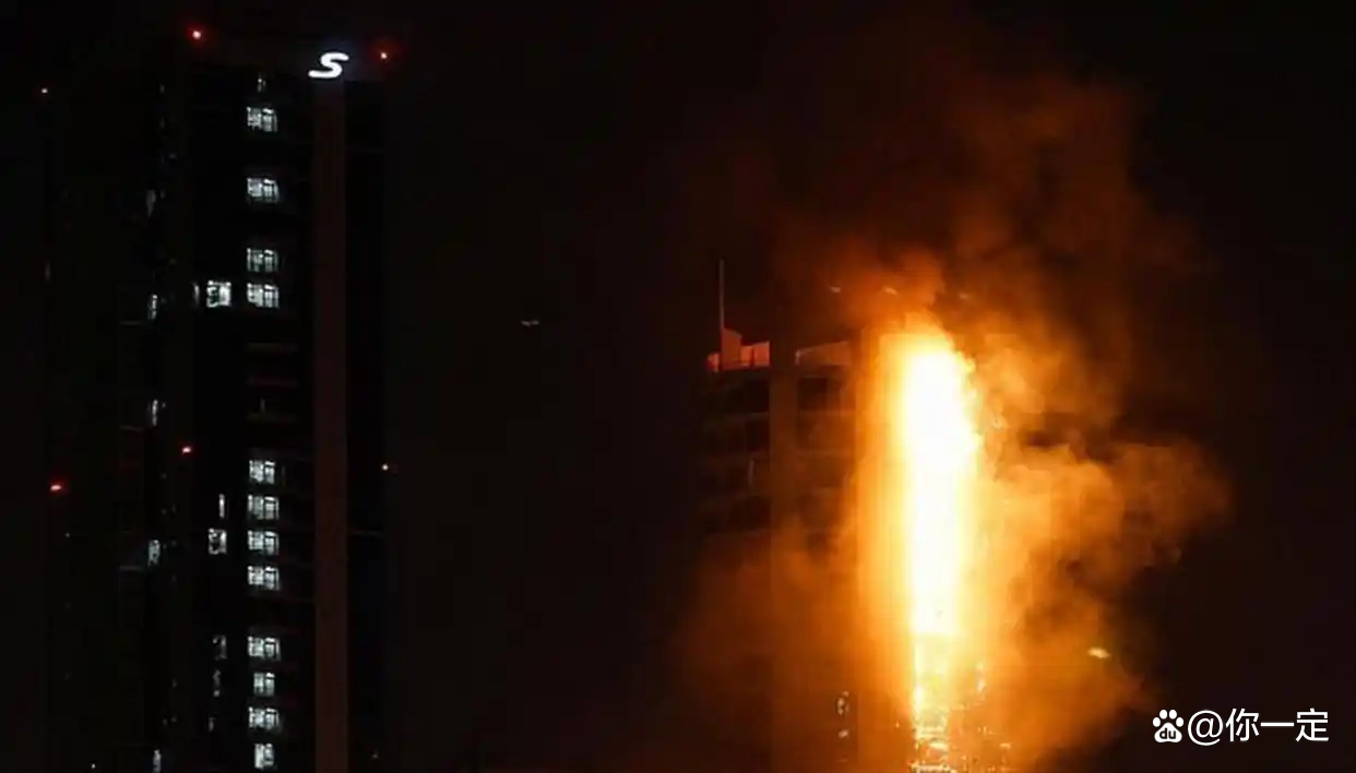 阿联酋暂时关闭领空后重新开放