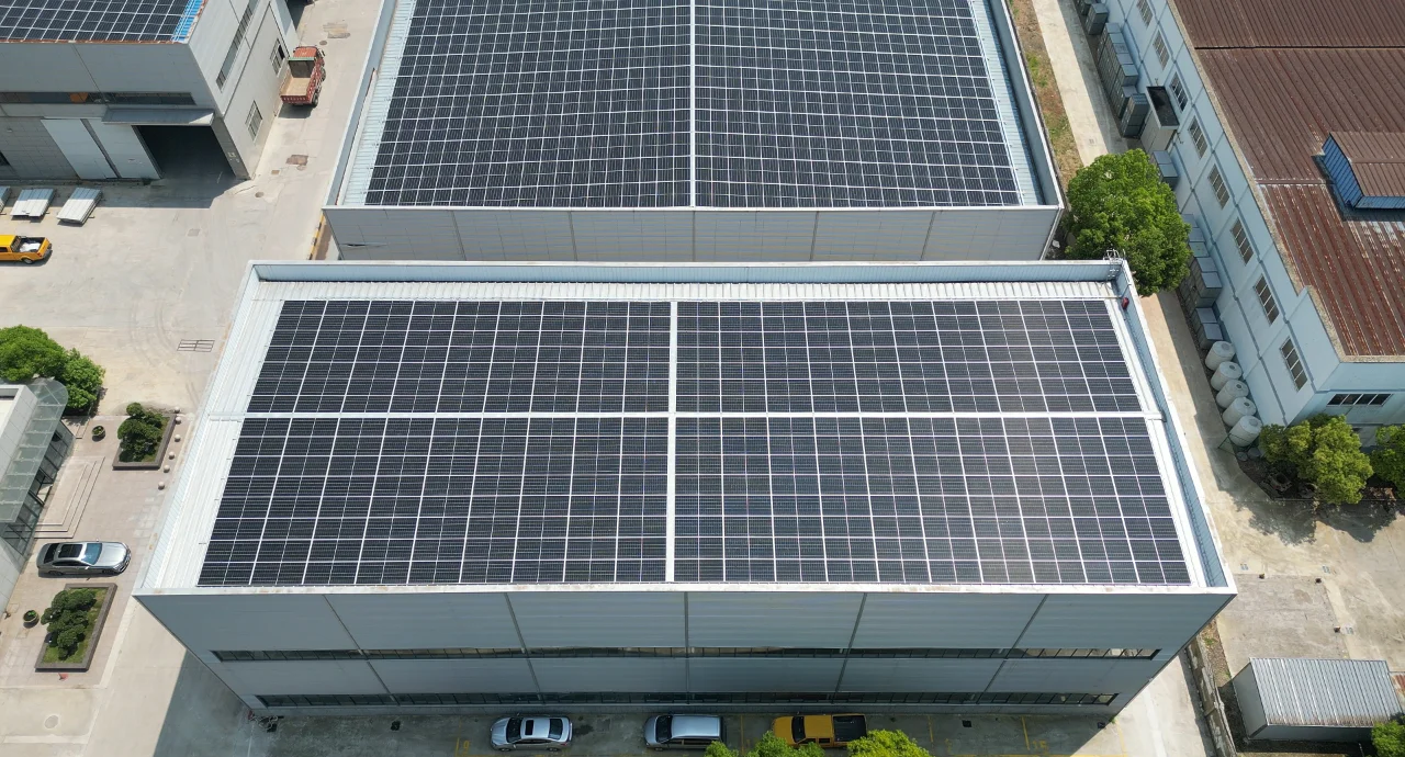 粤电力Ａ：广东能源克拉玛依光伏项目规划建设总装机容量300兆瓦的光伏电站等项目