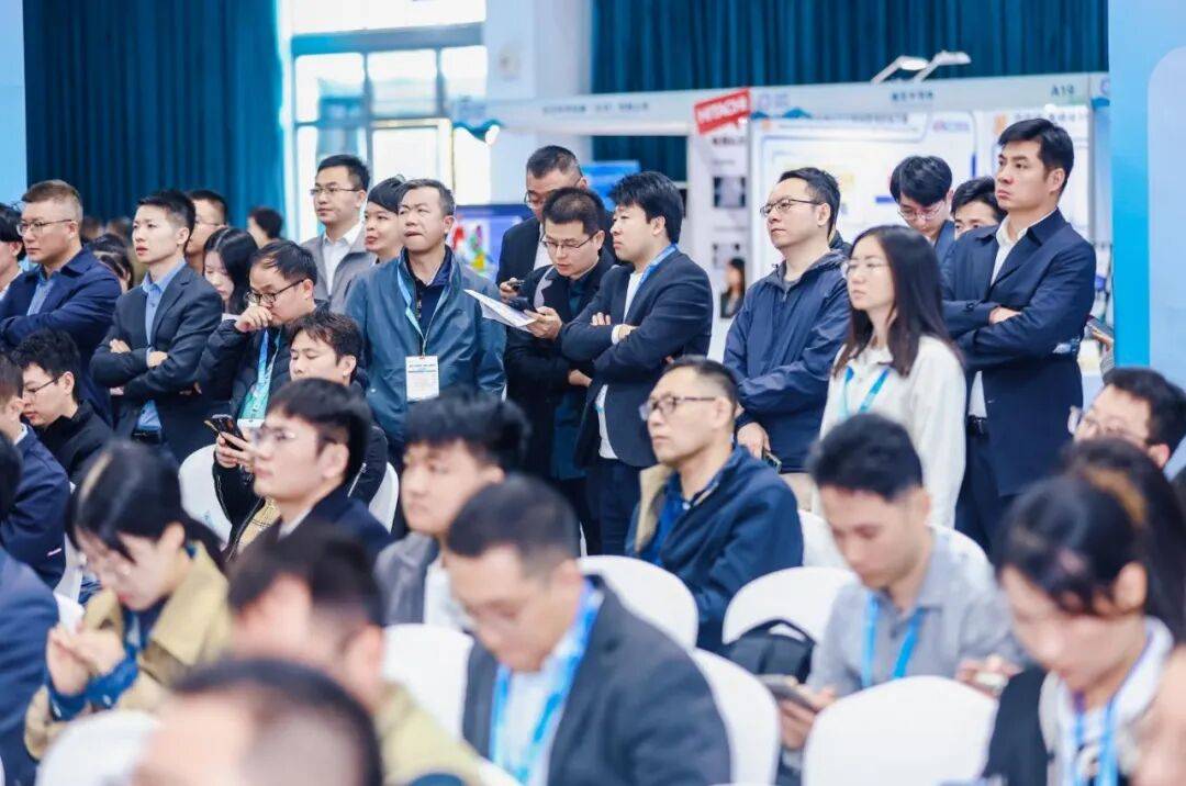 人保服务,人保财险 _2026-2030年中国先进封装材料行业：Chiplet时代的“材料先行者”