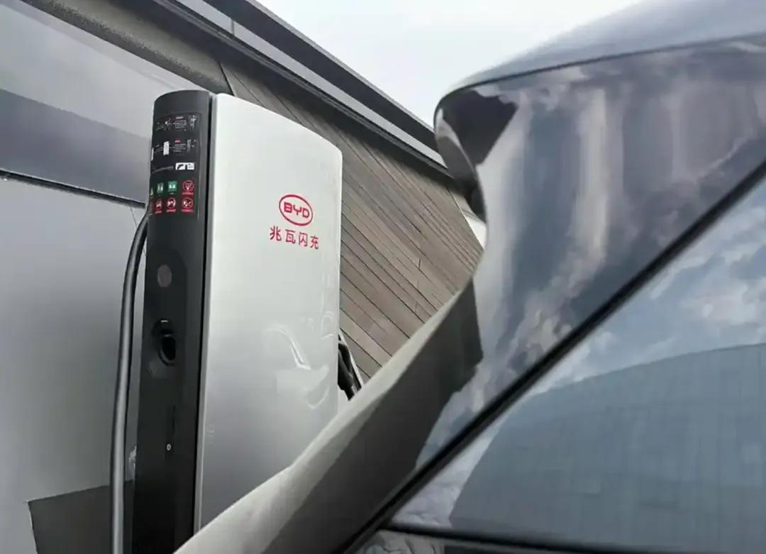 比亚迪获得实用新型专利授权：“液冷组件及用电设备”