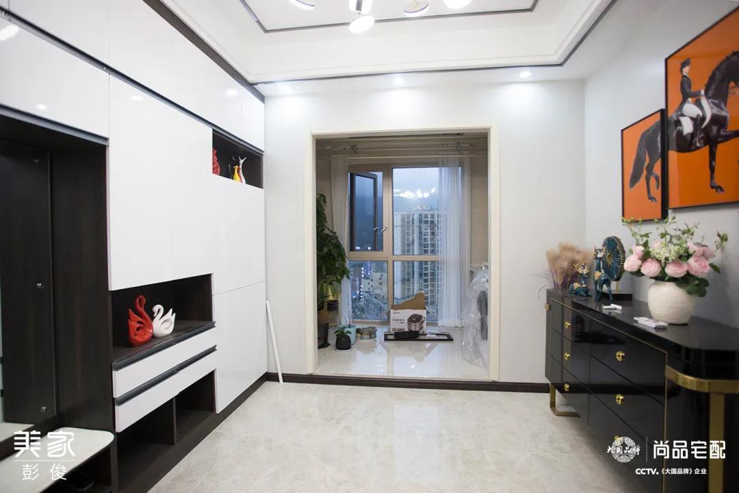 尚品宅配董事彭劲雄减持4.46万股,减持金额57.58万元