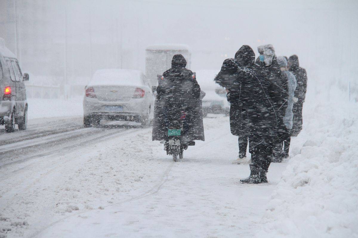 南方地区多阴雨 青藏高原东部多雨雪