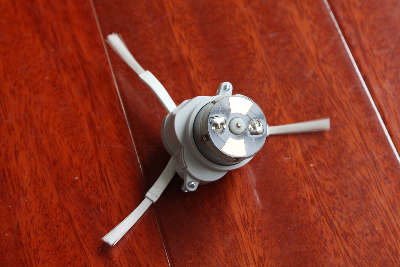 扫地机器人玩家暴增，“饼”够分吗？